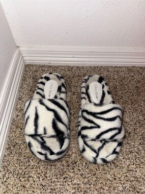 Faux Fur Zebra Slide Slippers - Black & White